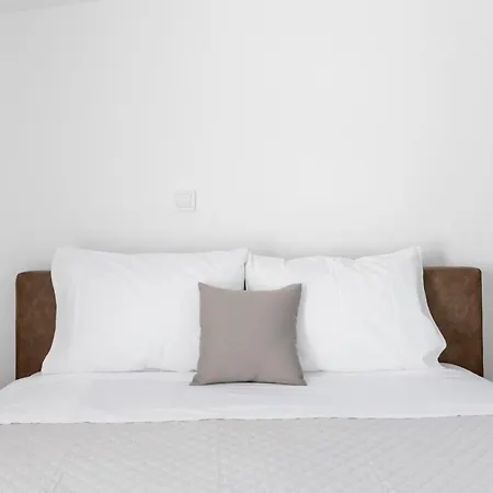 Pagani - Luxury Maisonette B1 *