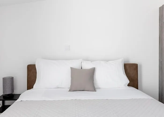 Pagani - Luxury Maisonette B1 *